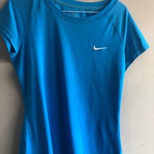 Nike dry fit workout shirt !